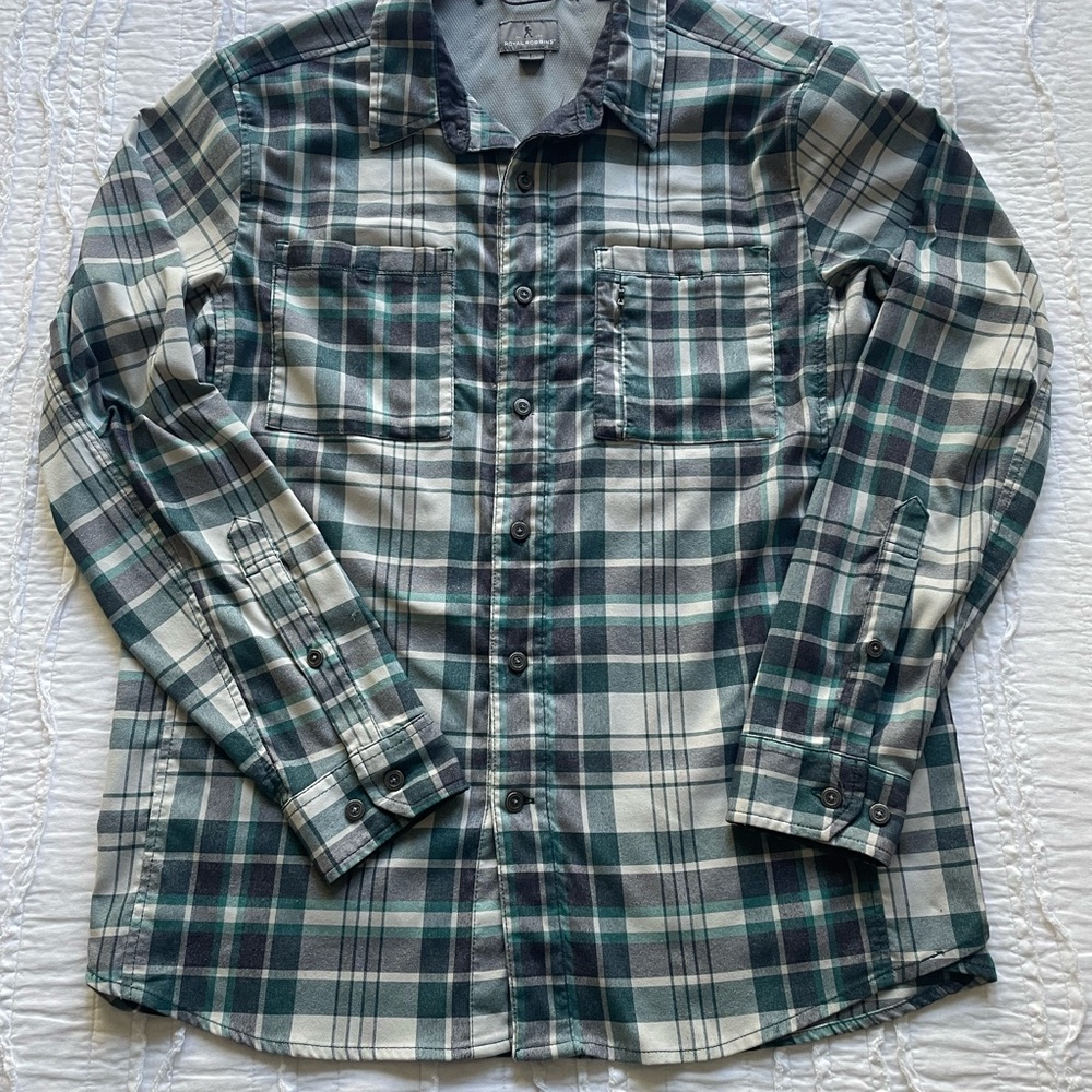 Royal Robbins Men’s Teal and Blue Plaid Button Down with Double Breast Pockets
